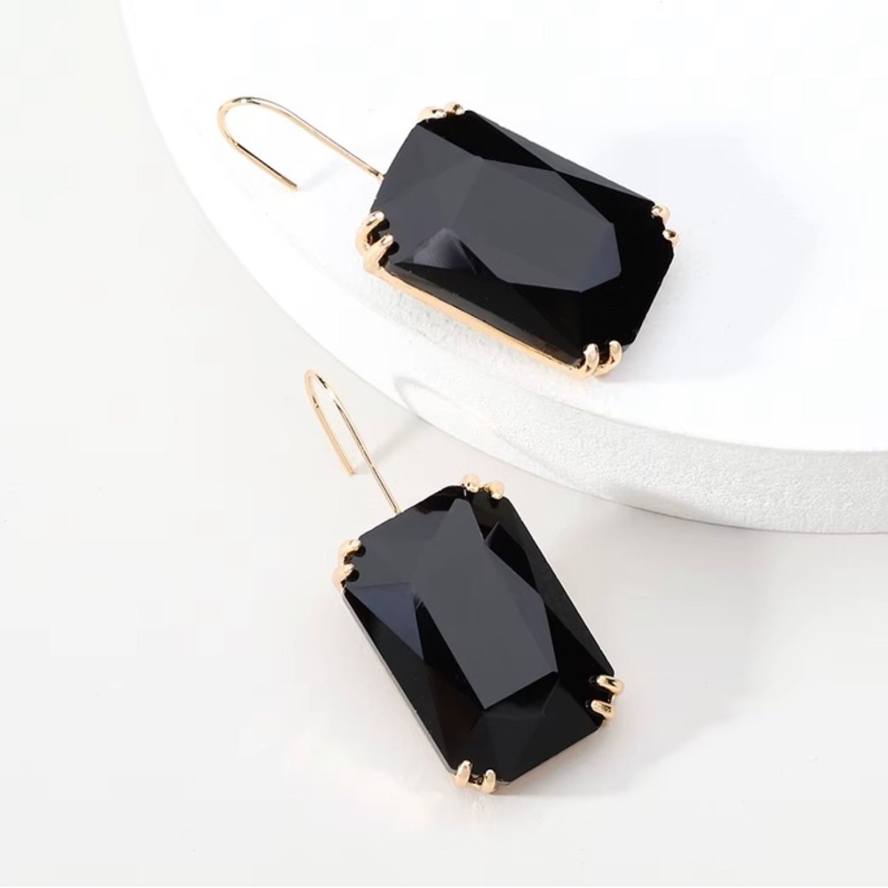 New Chinky Elegant Black Stone Box Earrings - Women Jewelry